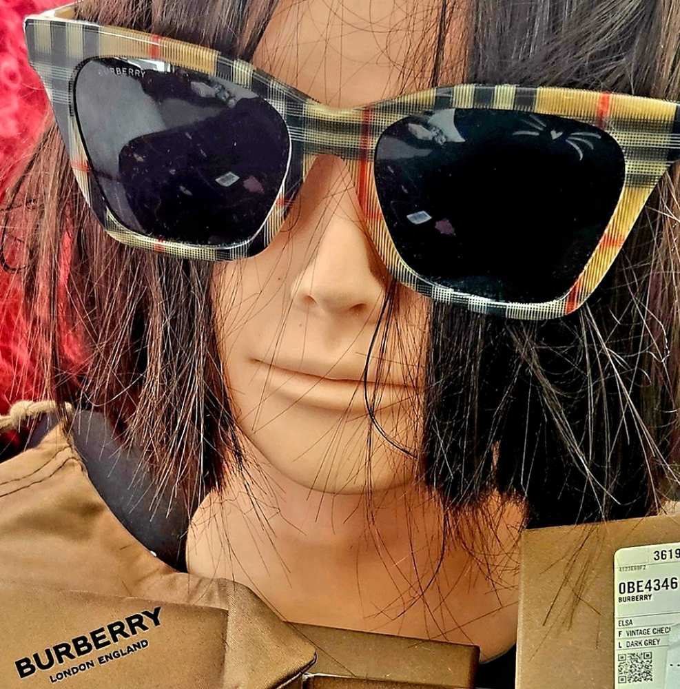 Burberry sunglasses Elsa Vintage Check plaid new /box pouch,tag cloth auth.FIRM